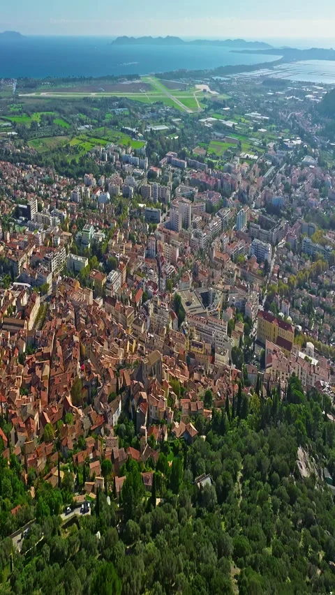Aerial view of ancient streets and houses of the historic center of the city of Vídeos de archivo 319965863
