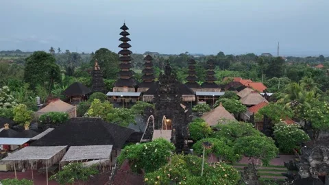 Aerial view of ancient temple of ubu in bali indonesia Vídeo Stock 266981817