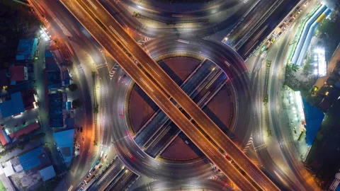Aerial view and top view of traffic on city streets in Bangkok . Vídeos de archivo 160984641