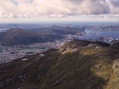 Aerial View of Antenna and Bergen City Norway with Mountain Peak 스톡 동영상 82980853