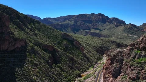 Aerial view of Apache Trail winding road, United States. 库存影片 320165633