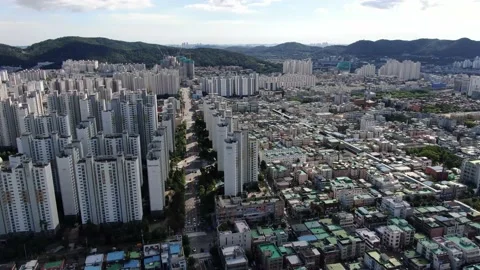 Aerial view of apartment complex building in Sang-dong, Bucheon-si, Gyeonggi 库存影片 139875076