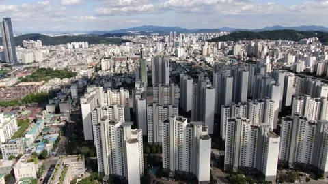 Aerial view of apartment complex building in Sang-dong, Bucheon-si, Gyeonggi 库存影片 139875226