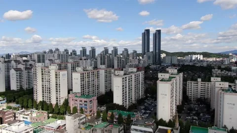 Aerial view of apartment complex building in Sang-dong, Bucheon-si, Gyeonggi 库存影片 139875268