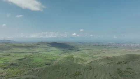 Aerial view of the Ararat plain with Mount Ararat in the background, Armenia Vidéo 338182640