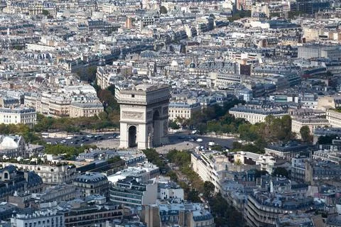 Aerial view of the Arc de Triomphe in Paris Stockfoto's