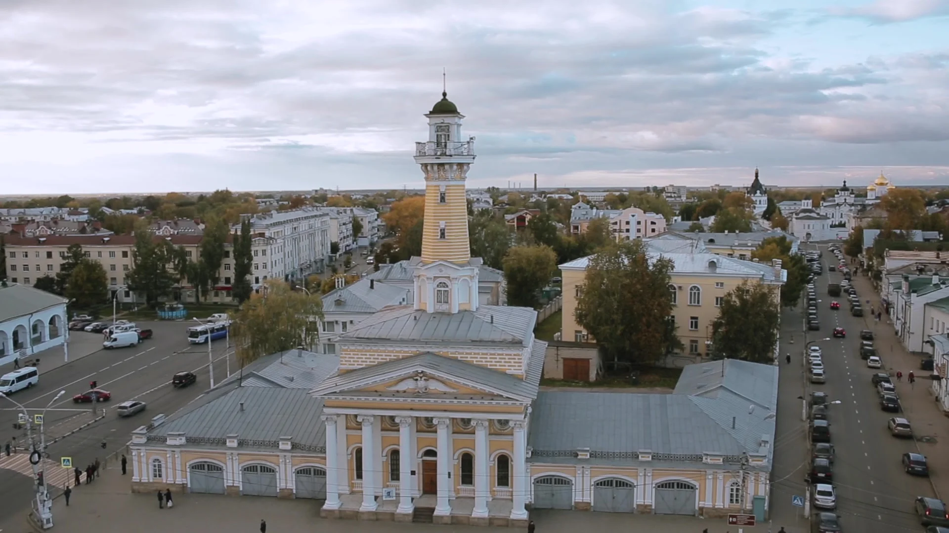 The main decoration of Susaninskaya Square - a fire tower (Kostroma) The main decoration of Susaninskaya Square - a fire tower (Kostroma)