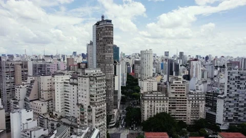 Aerial view around the Edificio Itália building, in downtown San Paolo, Vidéo 236533819