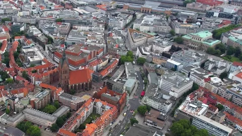 Aerial view around the old town of the city Hanover Vídeos de archivo 306018372