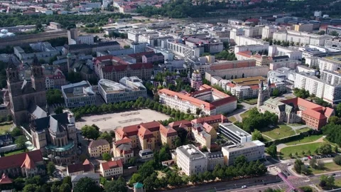 Aerial view around the old town of the city Magdeburg Vídeos de archivo 306100588
