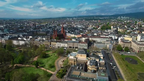 Aerial view around the old town of the city Wiesbaden Vídeos de archivo 307186426