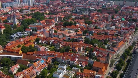 Aerial view around the old town of the city Erfurt in Germany Vídeos de archivo 336862919