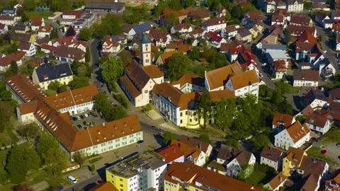 Aerial view around the old town and monastery Aulendorf in Germany Vidéo 337318142
