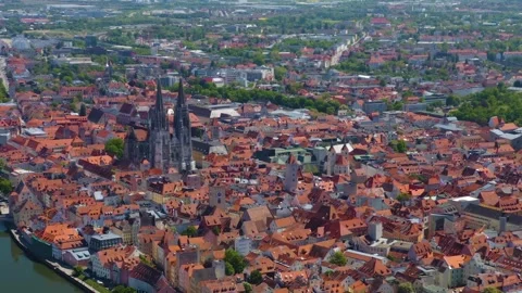 Aerial view around the old town of the city Regensburg in Bavaria 库存影片 337451146