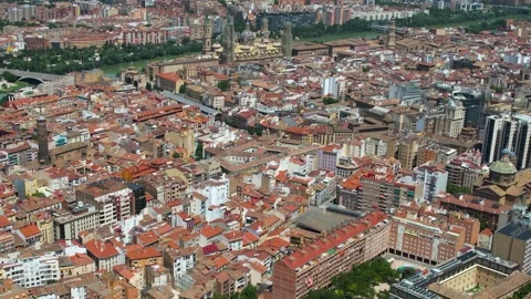 Aerial view around the old town of the city Saragossa Vidéo 341442124