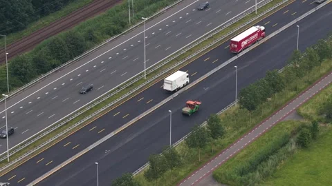Aerial view of asphalt maintenance work in the Netherlands. 库存影片 340962713
