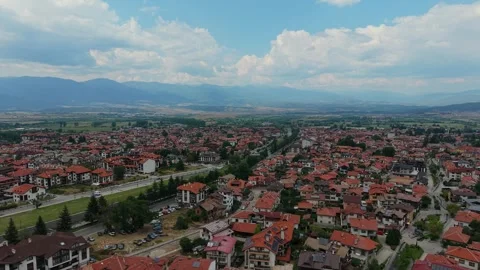 Aerial view of Bansko town and mountains in Bulgaria Vídeo Stock 343642489