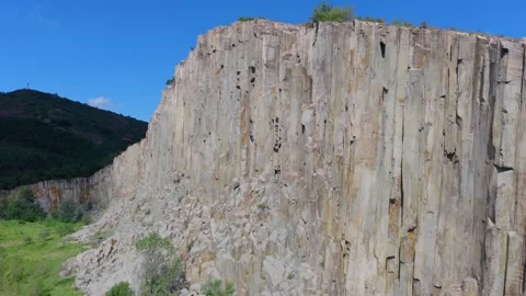 Aerial view of basalt columnar jointing rock formations at Mashan Stone Forest Vídeo Stock 345629972