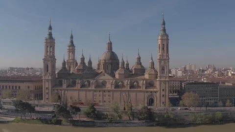 Aerial view of the Basilica on the riverside Video stock 87366651