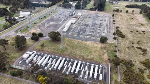 Aerial view of a battery storage facility and electrical substation Video stock 341919592