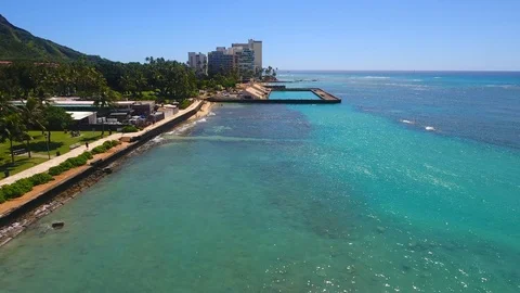 Aerial view of the beach at Diamond Head, Honolulu Hawaii Video stock 111969165