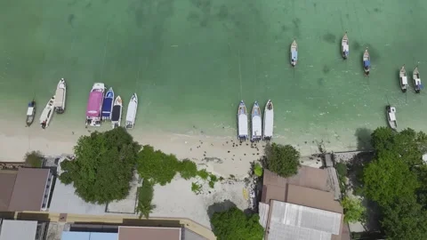 Aerial view of beach of Ko phi phi don island Thailand Stock-Footage 266676039