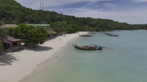 Aerial view of beach of Ko phi phi don island Thailand Stock-Footage 266676340