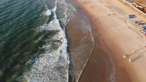 Aerial View of Beach Wave North Goa, India 스톡 동영상 129287922
