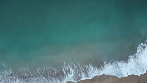 Aerial View of Beach Waves and Blue Ocean 動画素材 270646605