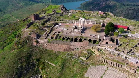 Aerial view of bergama pergamon ancient city acropolis and ancient theater Vídeo Stock 234740298