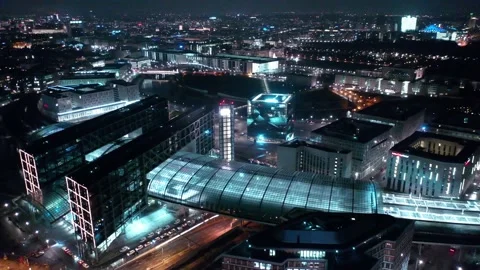 Aerial view of berlin central train station in christmas illumination Stock-Footage 145785514