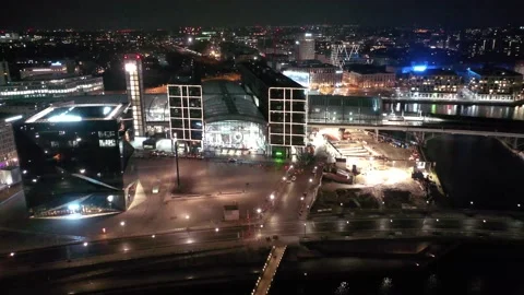 Aerial view of berlin central train station in christmas illumination Vídeo Stock 145799557