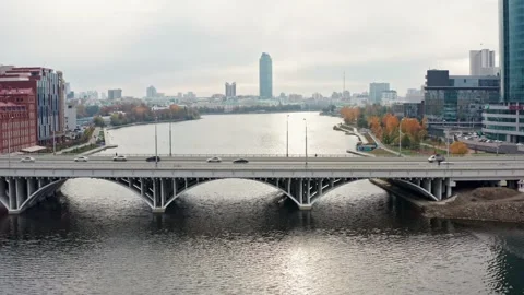 Aerial view of the bridge over the river in the city center Video stock 220757149