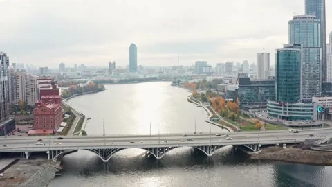 Aerial view of the bridge over the river in the city center Video stock 220757305