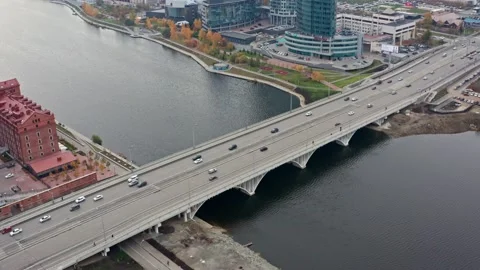 Aerial view of the bridge over the river in the city center Video stock 220757825