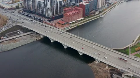 Aerial view of the bridge over the river in the city center Video stock 220757893