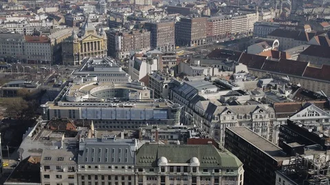 Aerial view of the Buda Castle and downtown in Budapest - 4K drone Stock Footage 105164050