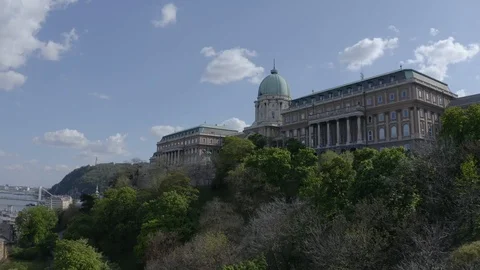 Aerial view of the Buda Castle and downtown Budapest - drone 4K Stock-Footage 112335380