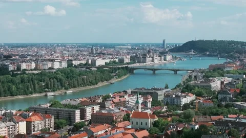 Aerial view of Budapest, Hungary Vídeos de archivo 337122626