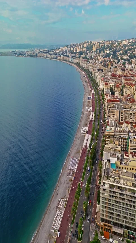 Aerial view of bustling beachfront promenade on sunny day. Beautiful panorama Vídeos de archivo 320417854