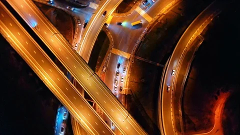 Aerial view. The camera goes up. Movement in a counterclockwise direction. Vidéo 104798447
