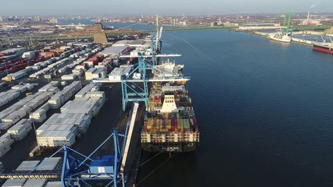 Aerial View of Cargo Container Ship Being Loaded Unloaded 스톡 동영상 75434636