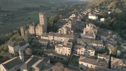 Aerial view of Castell'arquato, Emilia Romagna, Italy Video stock 304977707