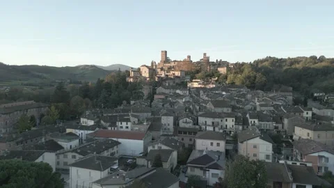 Aerial view of Castell'arquato, Emilia Romagna, Italy Video stock 304978143