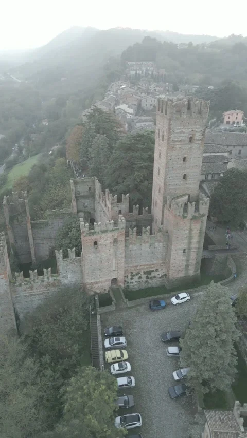 Aerial view of Castell'arquato, Emilia Romagna, Italy Video stock 304978348