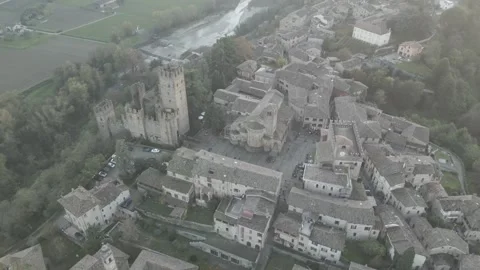Aerial view of Castell'arquato, Emilia Romagna, Italy Video stock 304979572