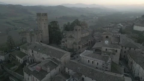 Aerial view of Castell'arquato, Emilia Romagna, Italy Video stock 304979929