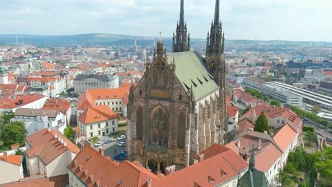 Aerial view of the Cathedral of St. Peter and Paul, Brno, Czech Republic Vidéo 247009248
