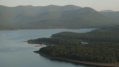 Aerial view of The Catskill Mountains on a summer day Vídeo Stock 343187769
