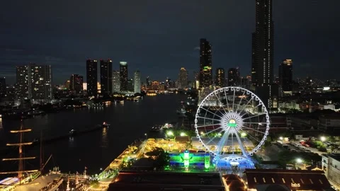 Aerial view of Chao Phraya River night Market Asiatique, Bangkok city, Thailand Vídeo Stock 247426101